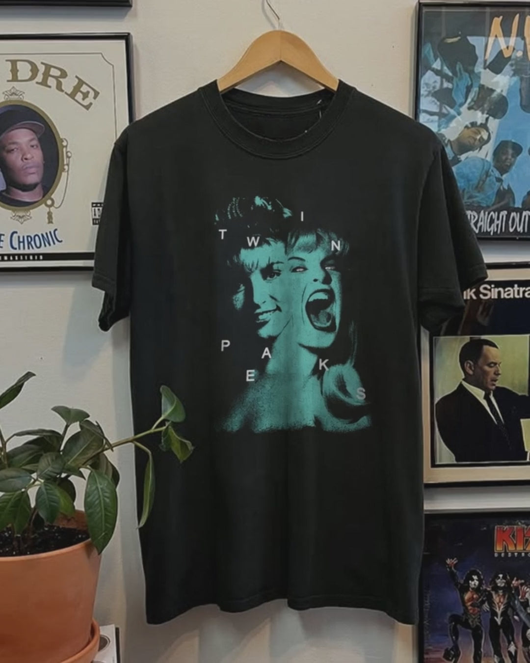 Twin Peaks Laura Palmer Vintage Washed Black Tee product video [GB-DPA:21f678f27d6b]