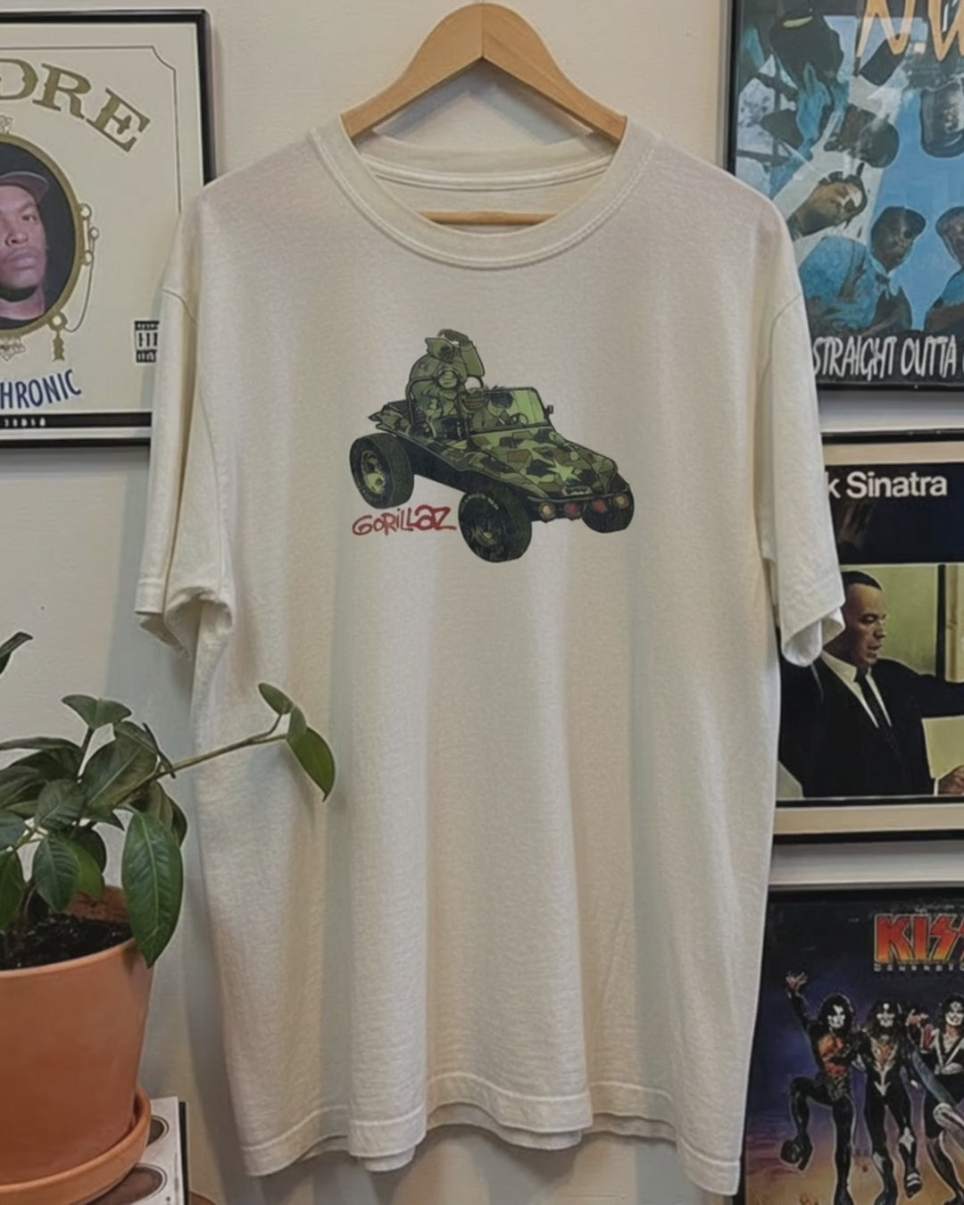 Rare Gorillaz Promo Washed White Tee product video [GB-DPA:4ad73668ce17]